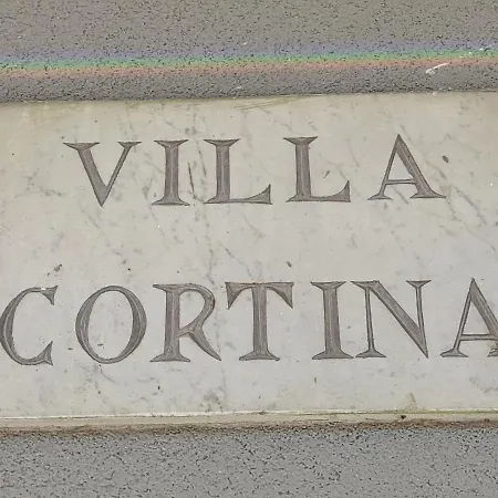 Cortina Casa de Férias